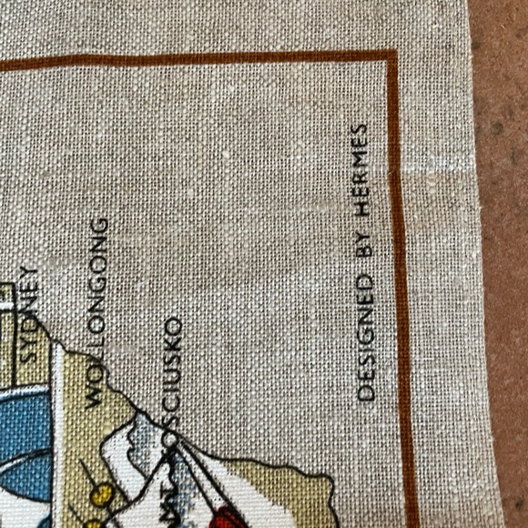Hermes Auth designed by Hermes Vtg linen map of Australia measures 29 x 19 - Picture 6 of 12